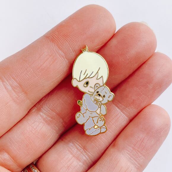VTG Precious Moments Enamel Lapel Pin 80s Storybook Child Boy Teddy Bear Brooch - Picture 4 of 8